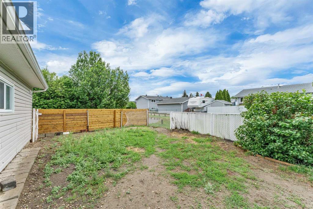 123 Rossland Road SE - 41