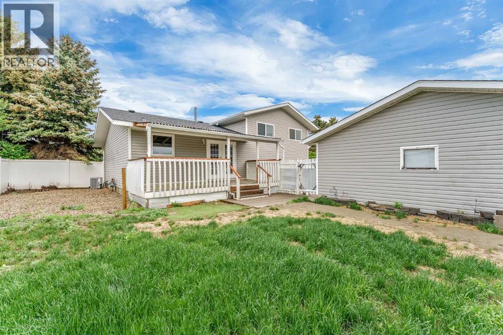 123 Rossland Road SE - 44