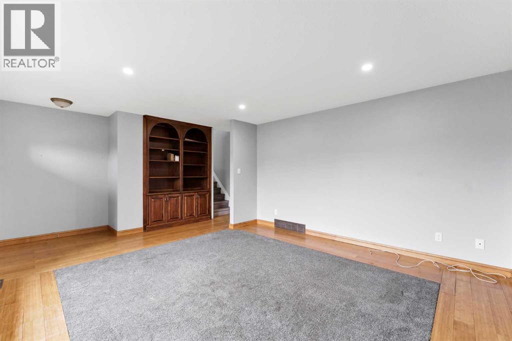 123 Rossland Road SE - 6