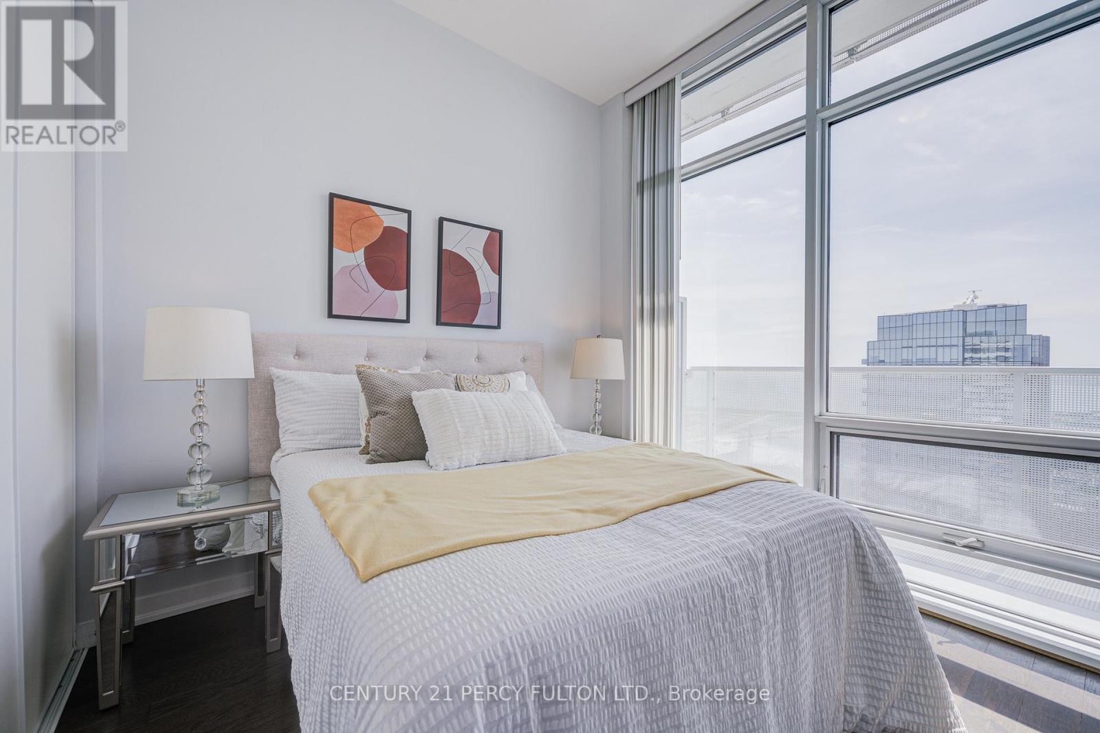 #6901 100 HARBOUR STREET - 15