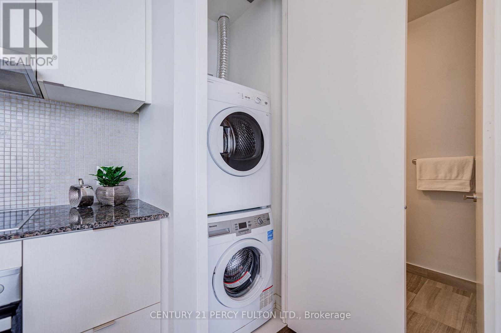 #6901 100 HARBOUR STREET - 18