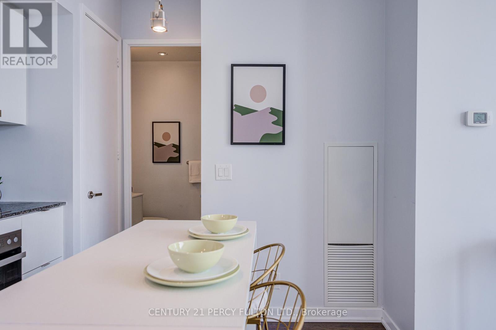 #6901 100 HARBOUR STREET - 19
