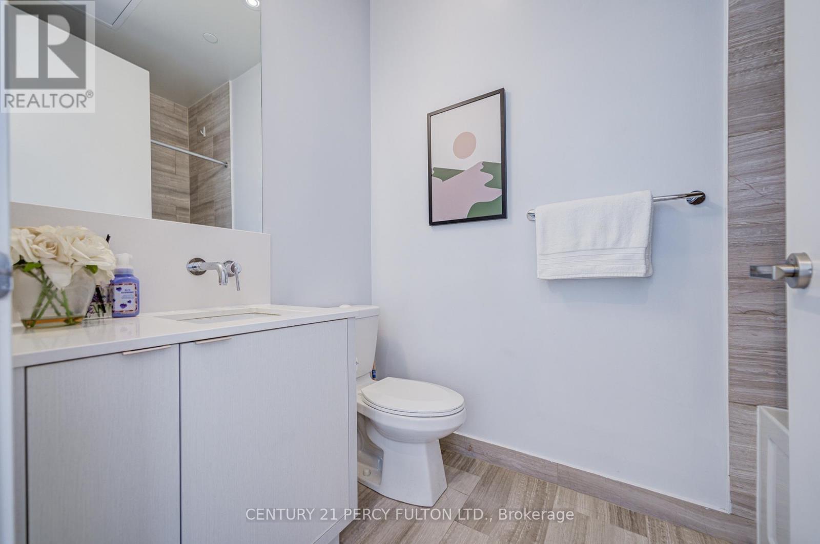 #6901 100 HARBOUR STREET - 22