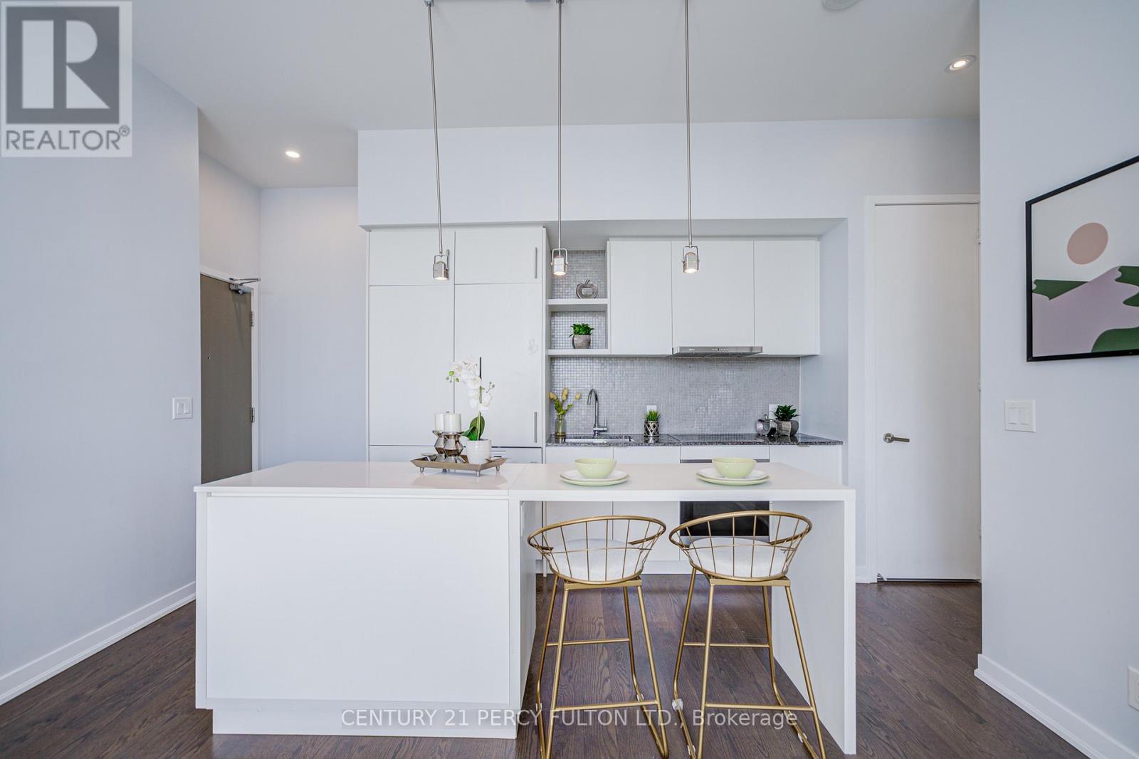 #6901 100 HARBOUR STREET - 26
