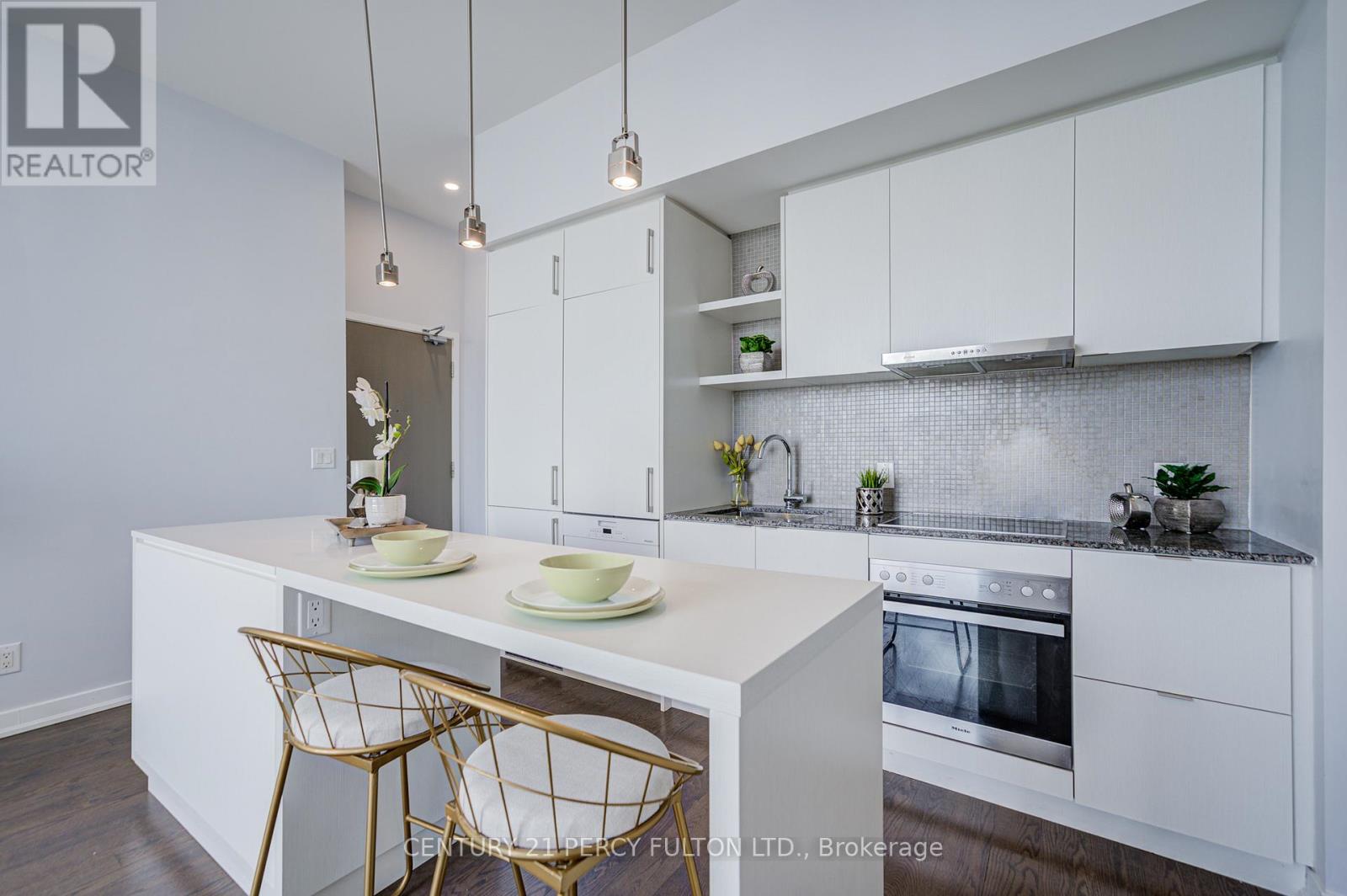 #6901 100 HARBOUR STREET - 28