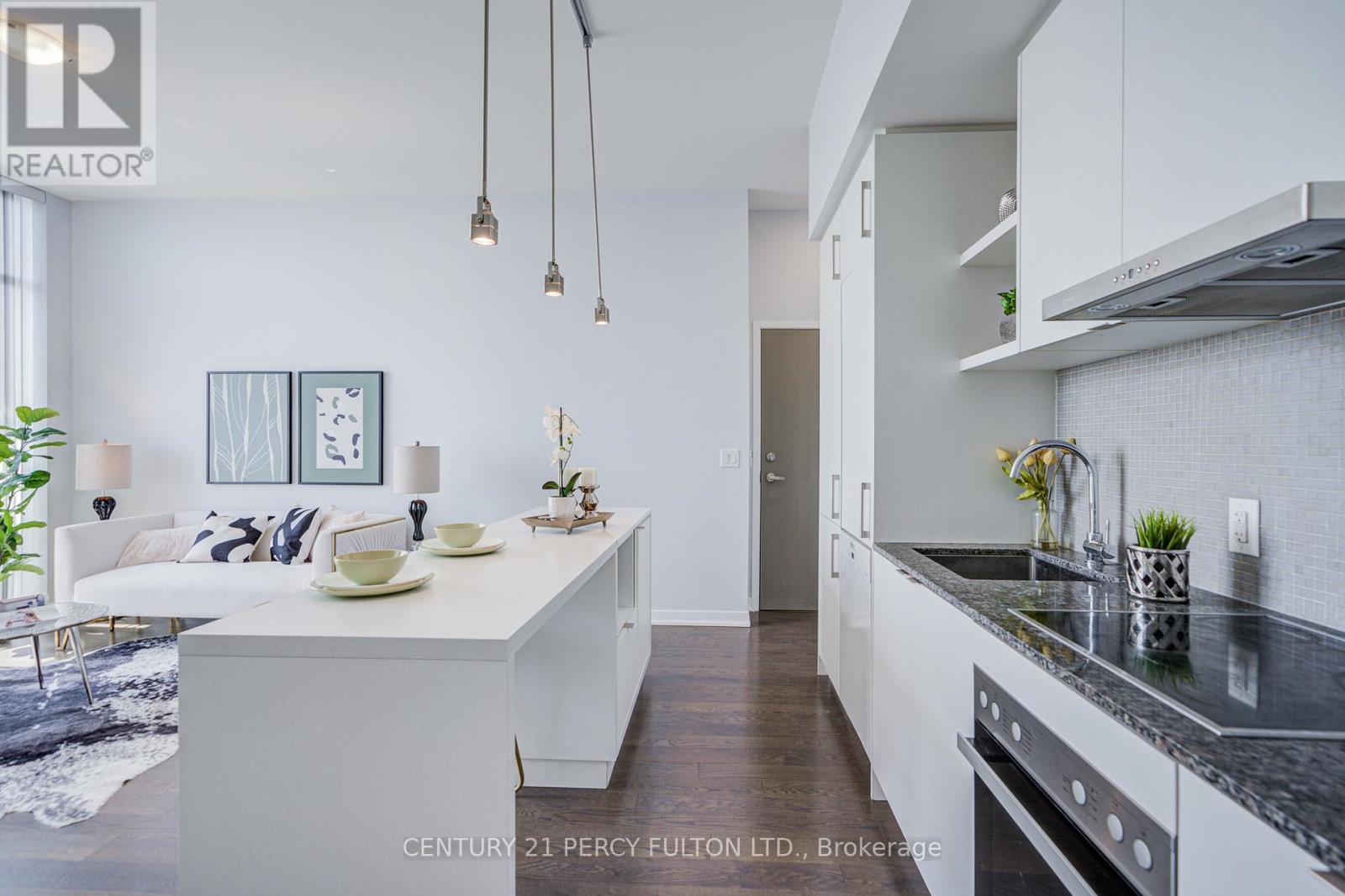 #6901 100 HARBOUR STREET - 29