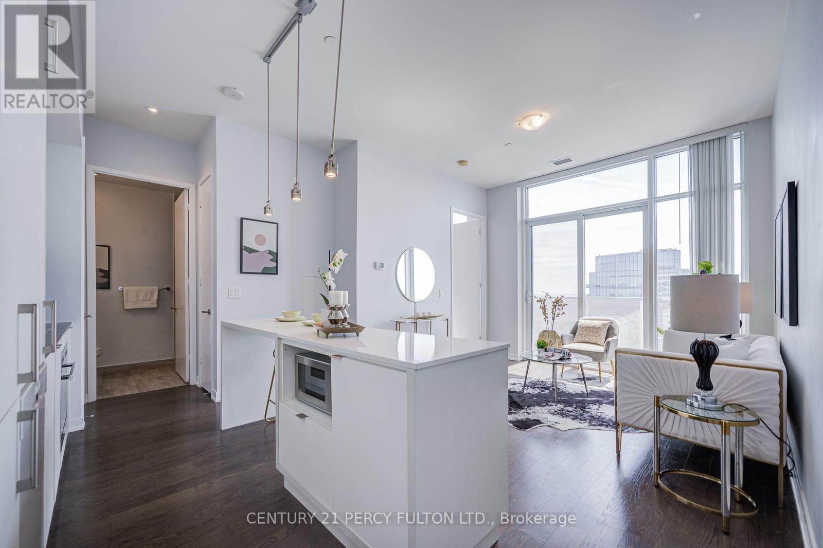 #6901 100 HARBOUR STREET - 30
