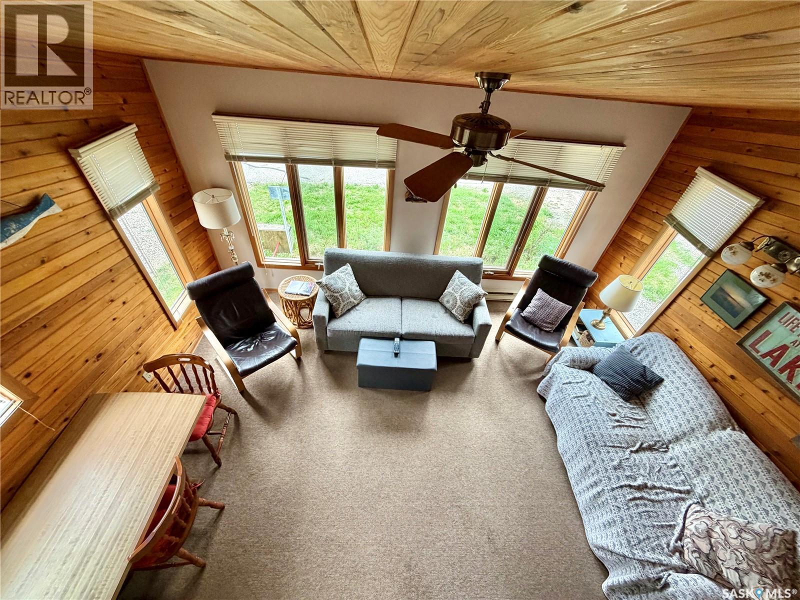 1515 Finch - 2