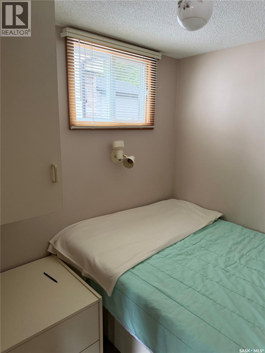 1515 Finch - 6