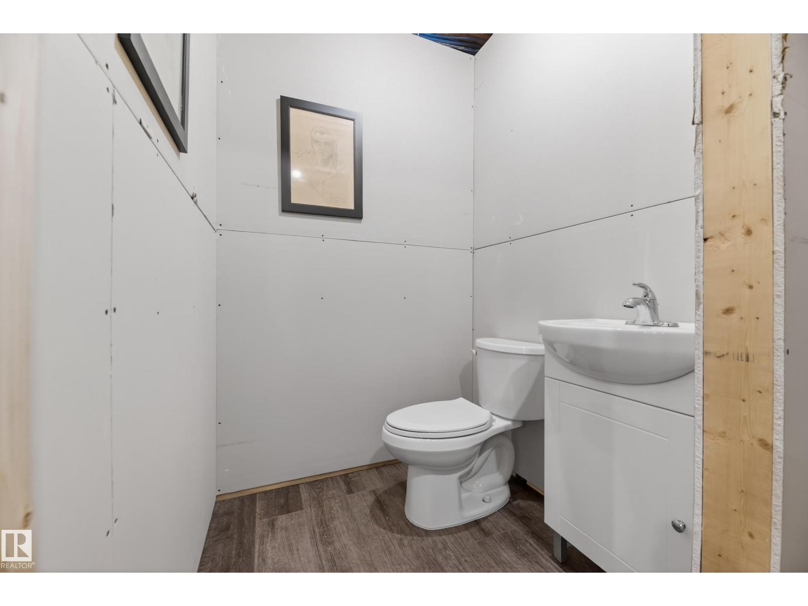 7626 ELLESMERE WY — photo 30