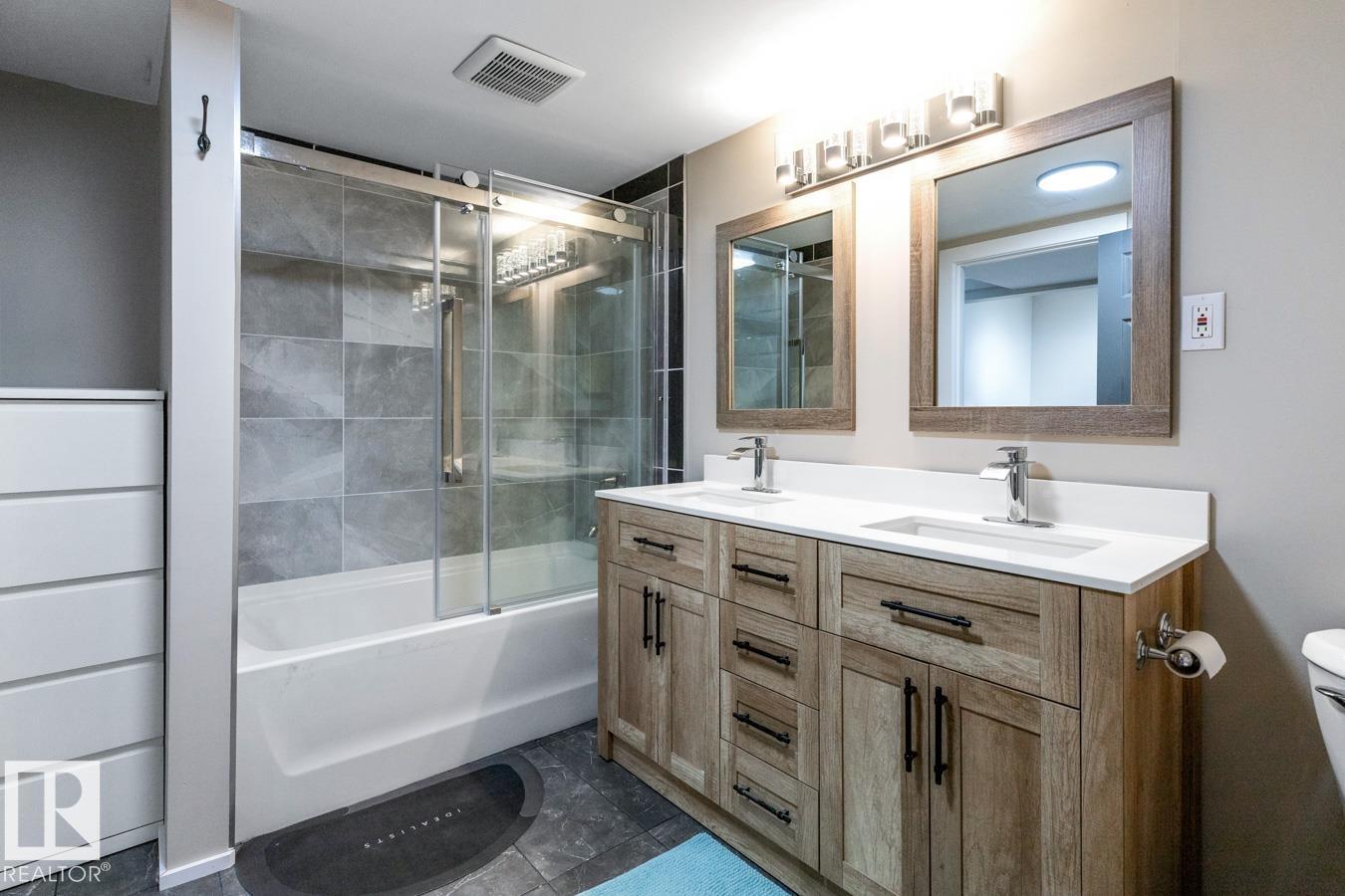 6303 89 AV NW - 34