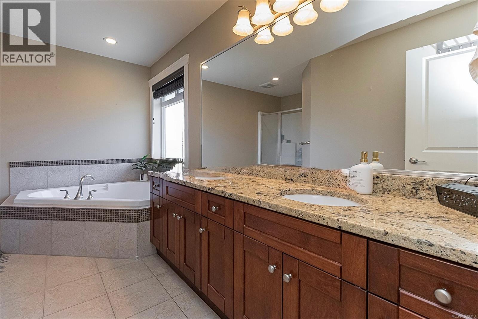  971 Gade Road, Langford
