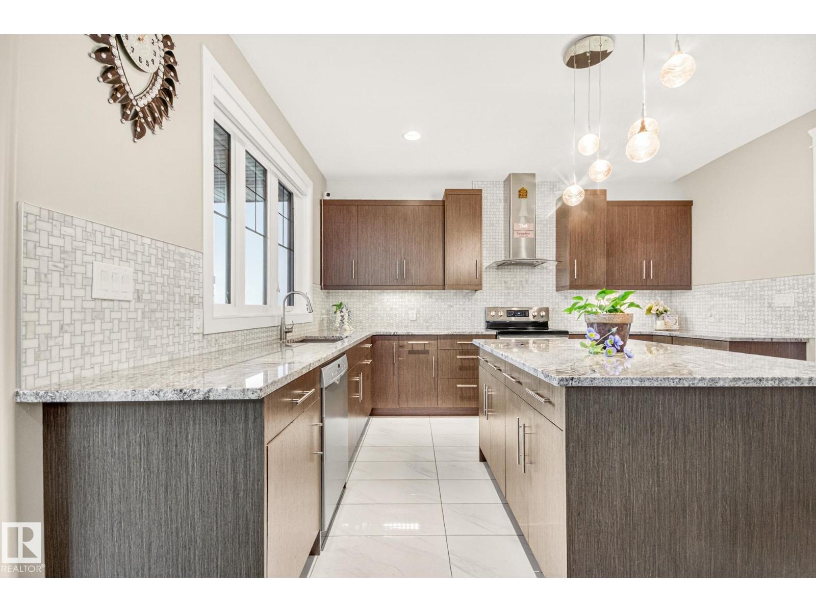 5803 32 ST NE - 11