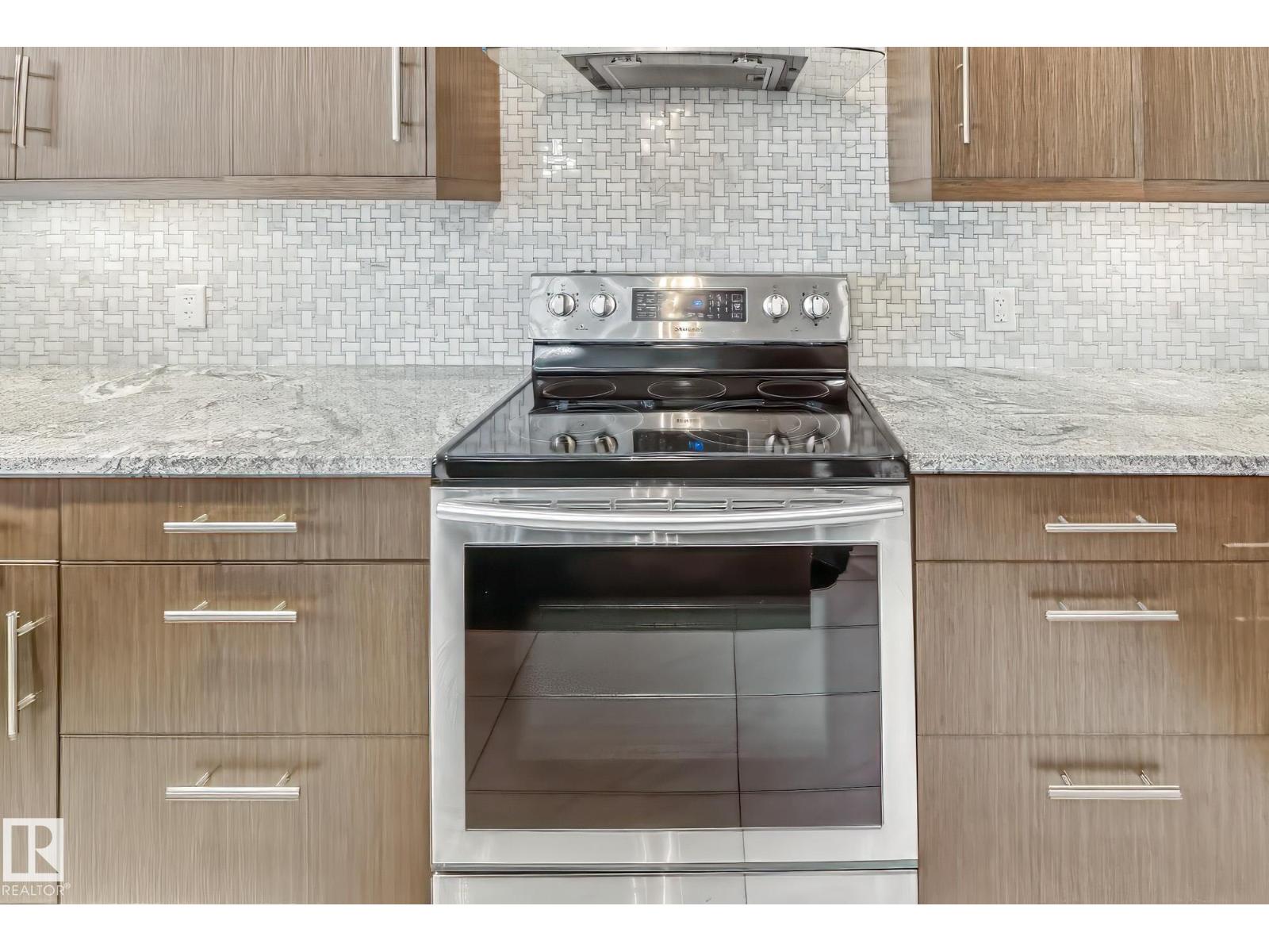 5803 32 ST NE - 13
