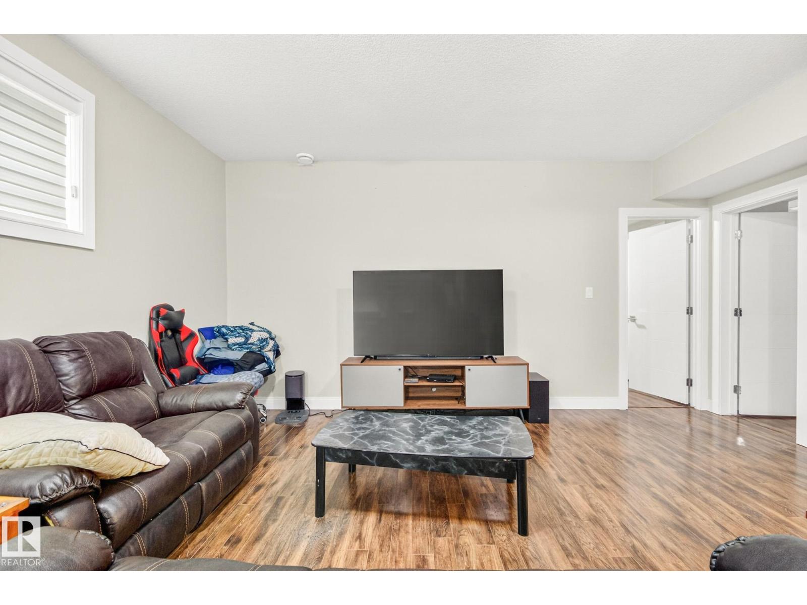 5803 32 ST NE - 38