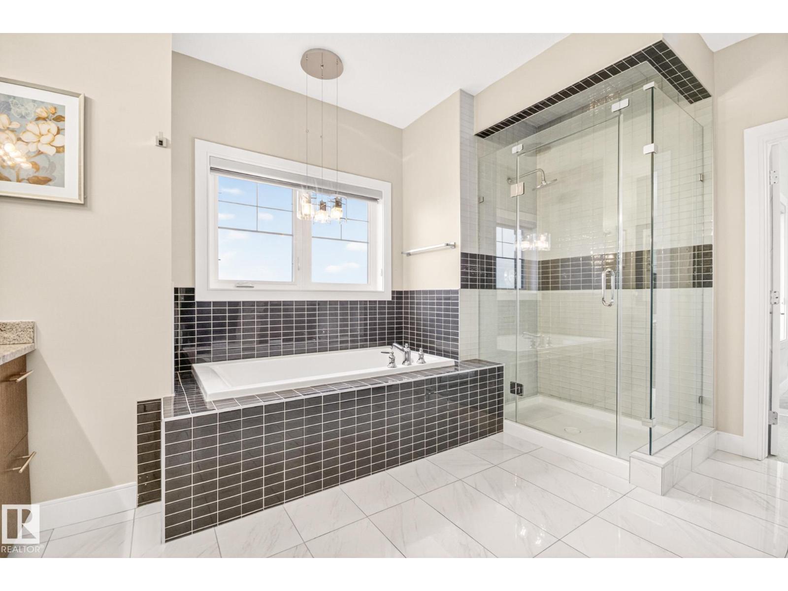 5803 32 ST NE - 28