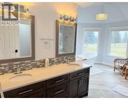 Full ensuite bathroom - 5179 Riverview Road, Fairmont Hot Springs, BC V0B1L1 Photo 12