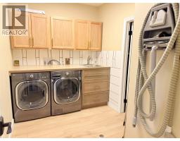 5179 Riverview Road, Fairmont Hot Springs, BC V0B1L1 Photo 41