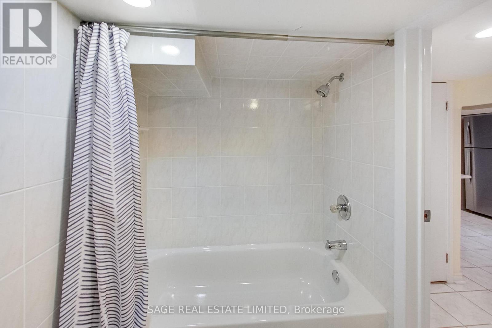 35 BLAKLEY AVENUE - 25