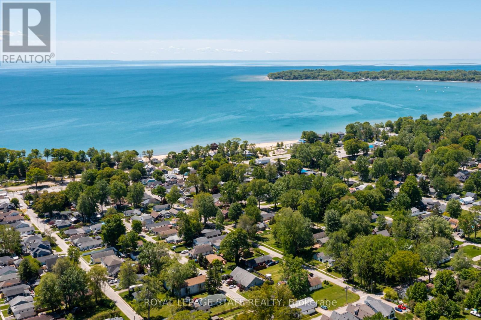 39 BEACHWALK CRESCENT - 41