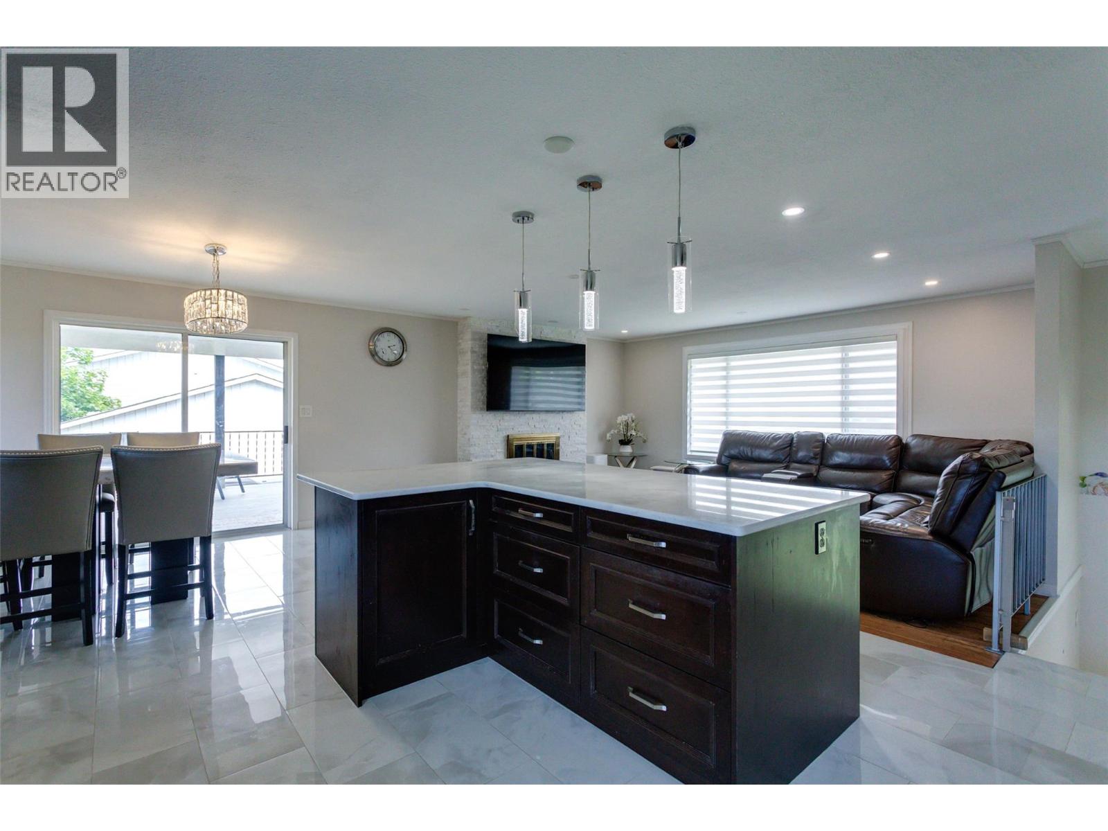 610 Ziprick Road - 16