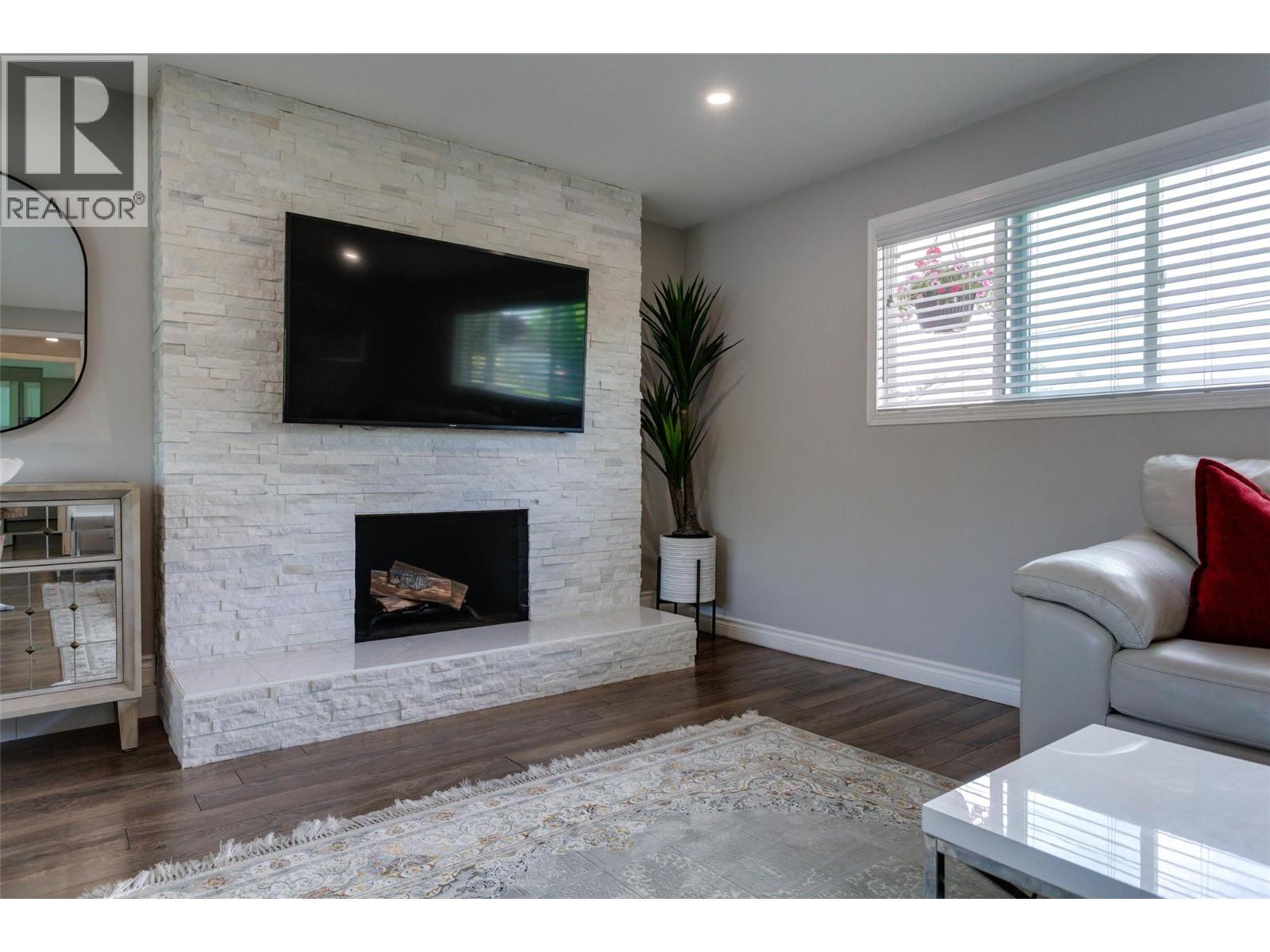 610 Ziprick Road - 42
