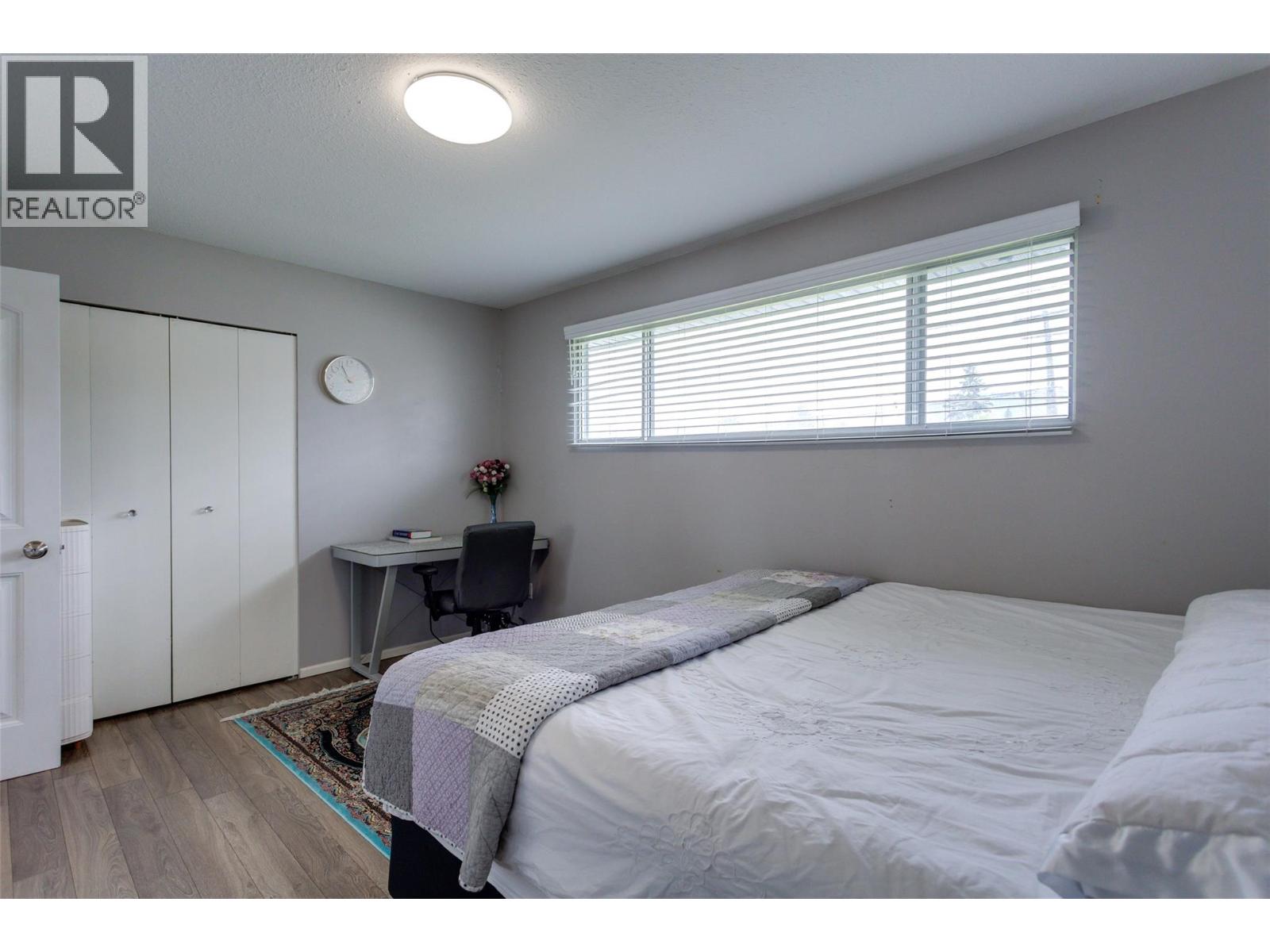 610 Ziprick Road - 26