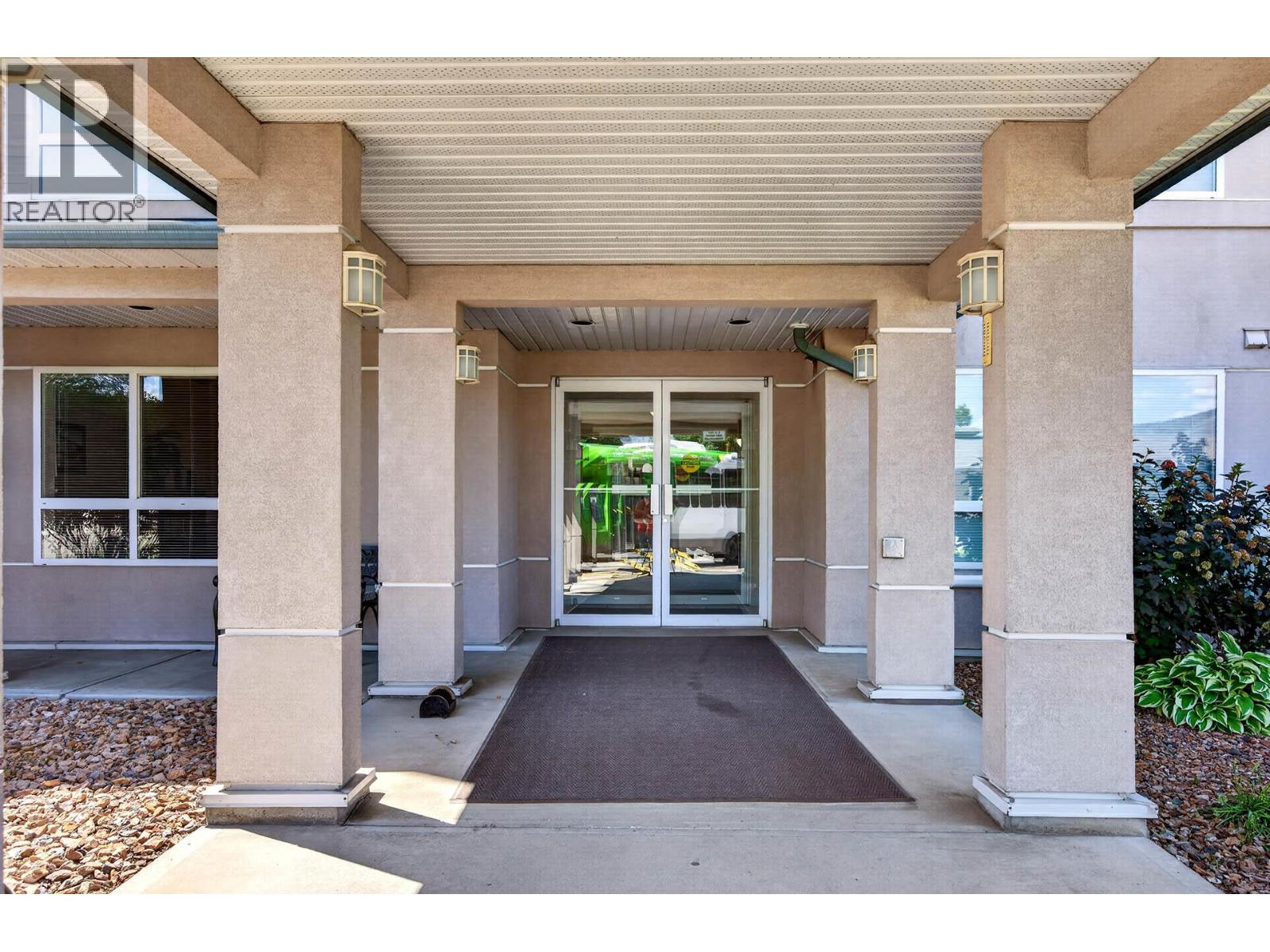 #201 860 Nicolani Drive - 28