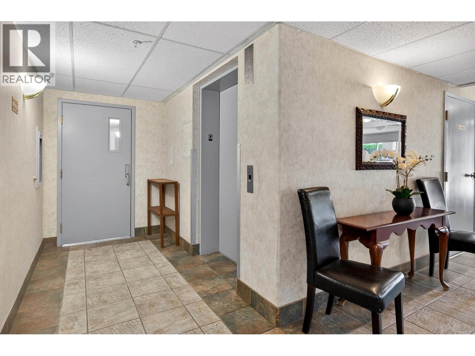 #201 860 Nicolani Drive - 27