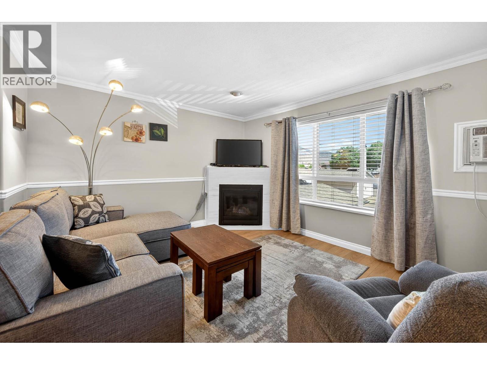 #201 860 Nicolani Drive - 1
