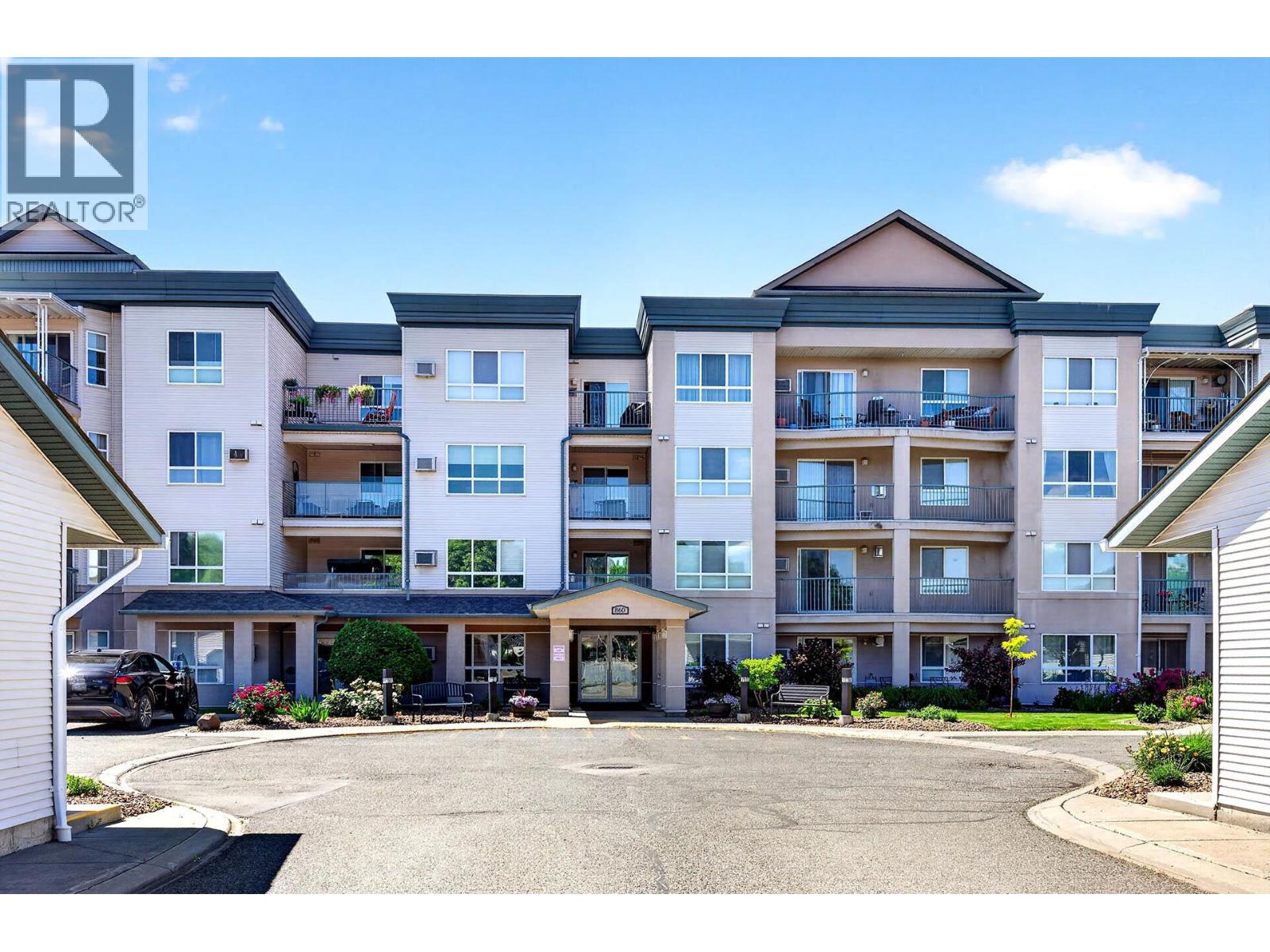 #201 860 Nicolani Drive - 40