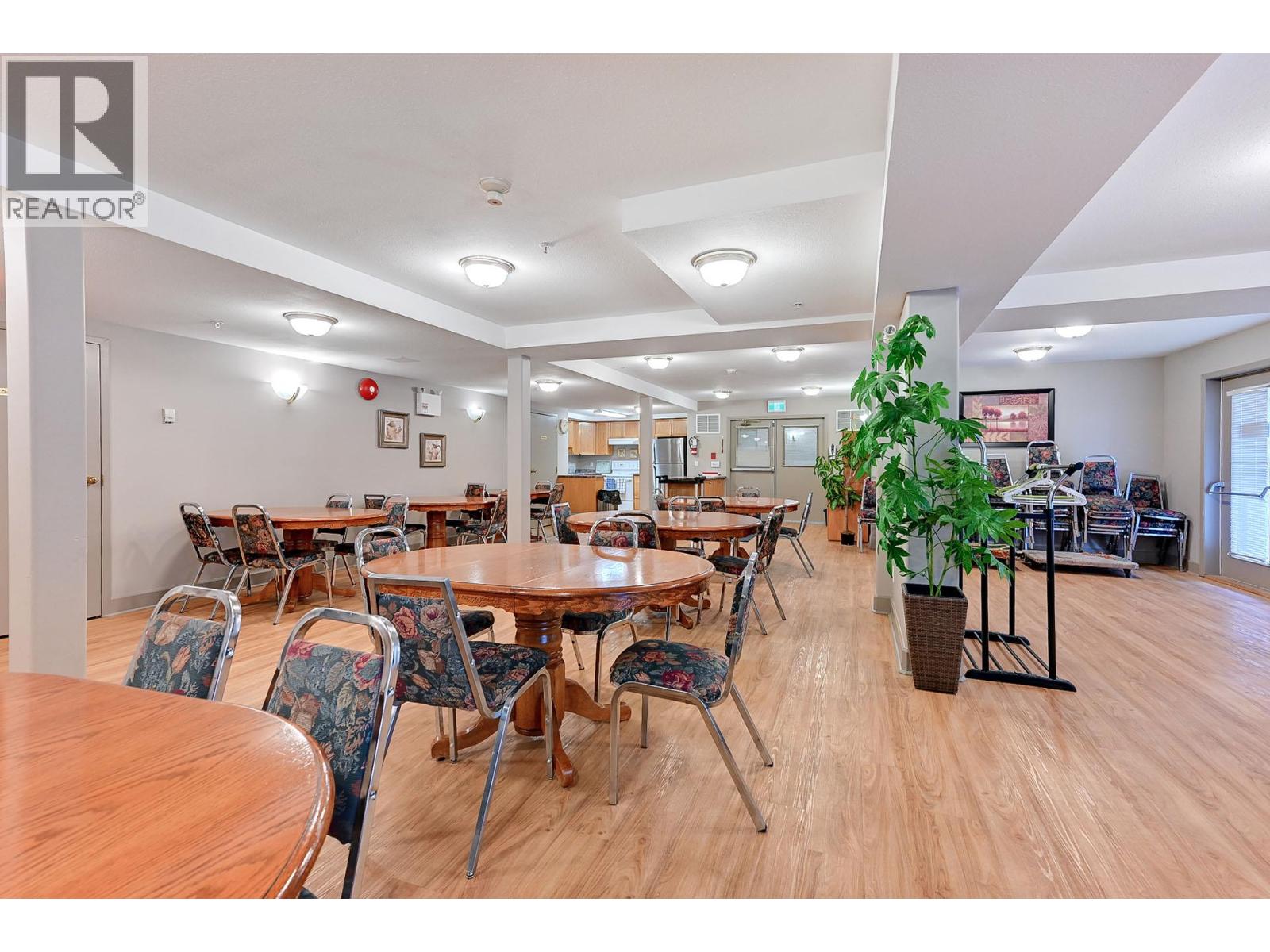 #201 860 Nicolani Drive - 36