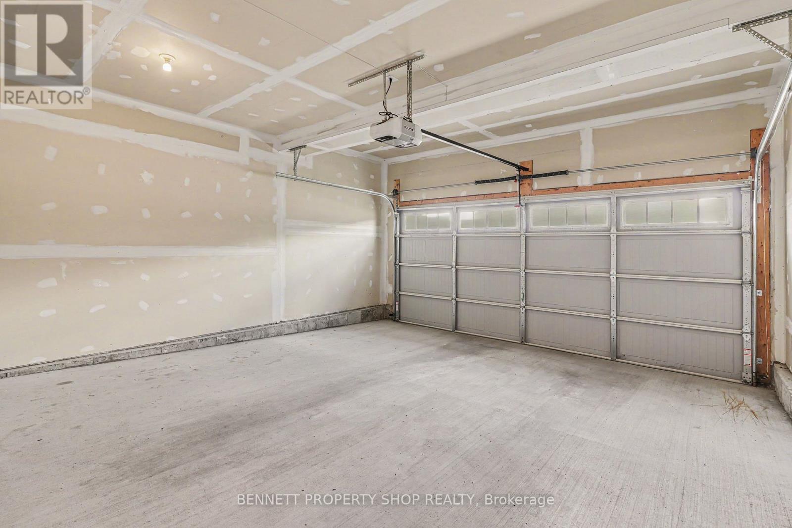 520 DES GENEVRIERS STREET - 24