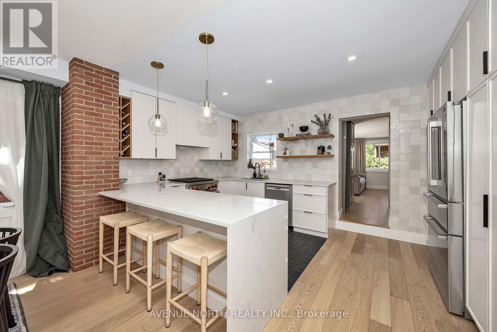 1091 GLADSTONE AVENUE - 11