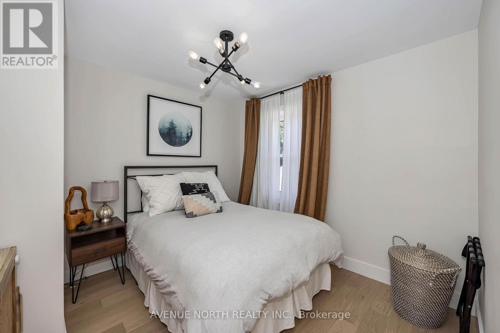 1091 GLADSTONE AVENUE - 29