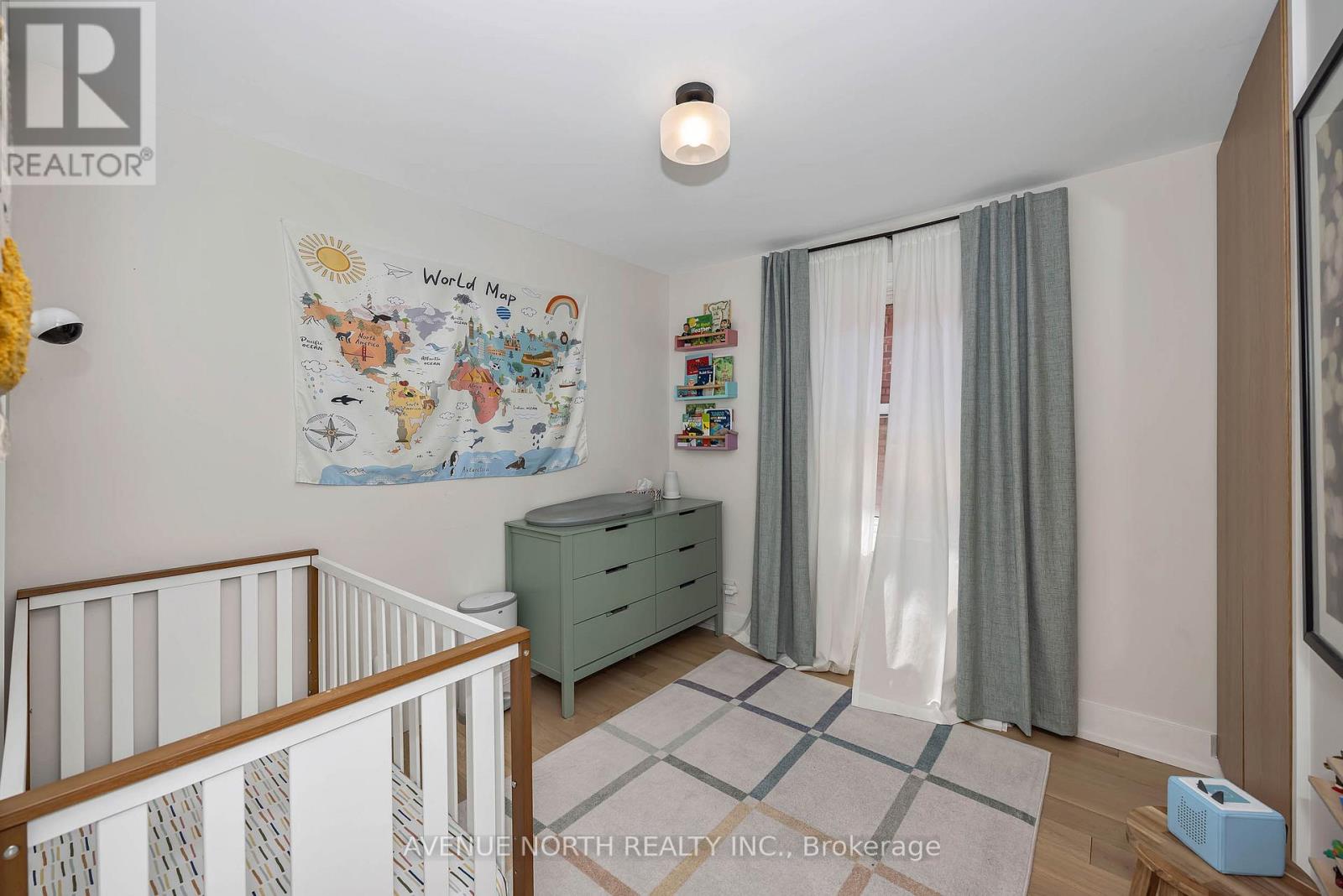 1091 GLADSTONE AVENUE - 31