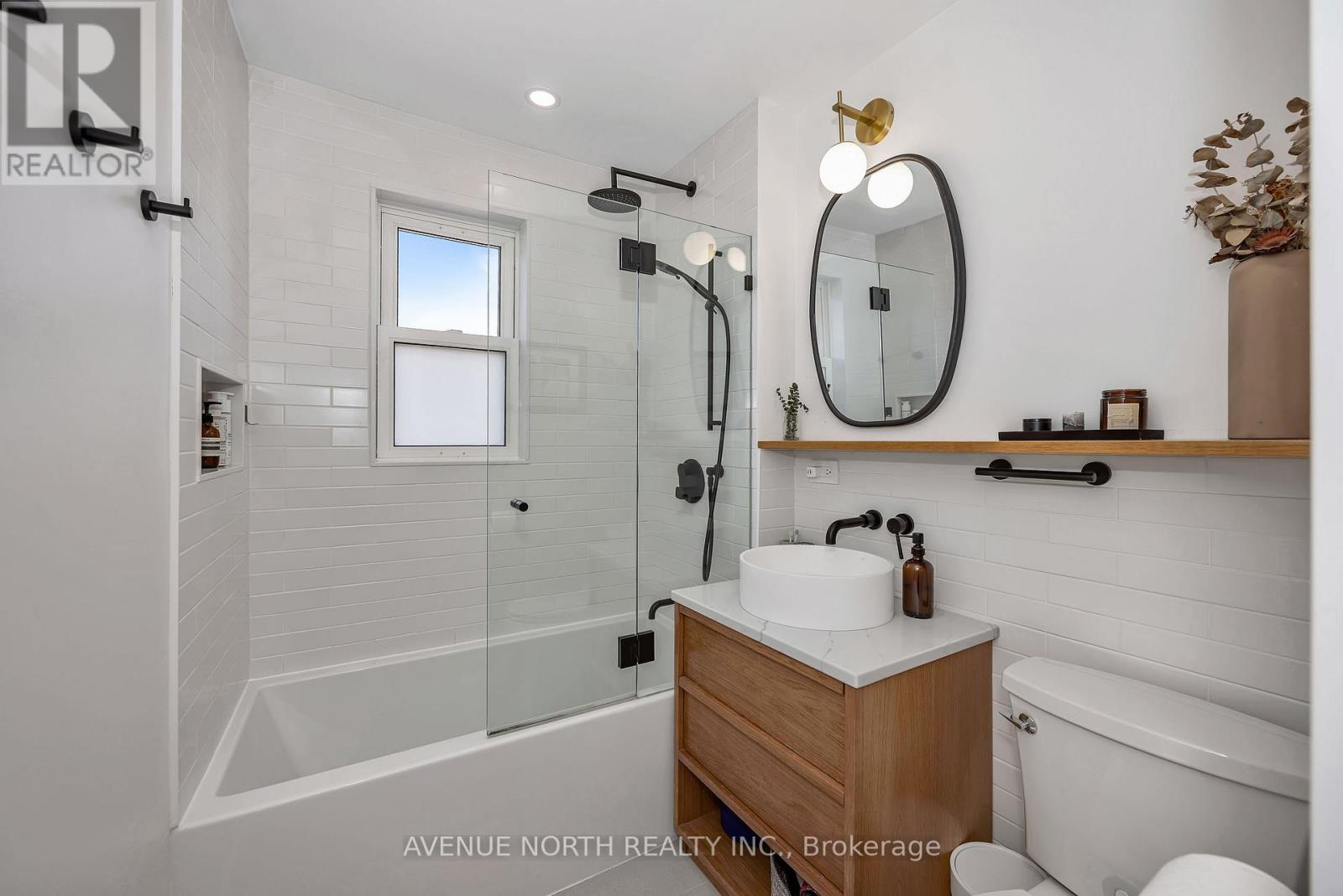 1091 GLADSTONE AVENUE - 33