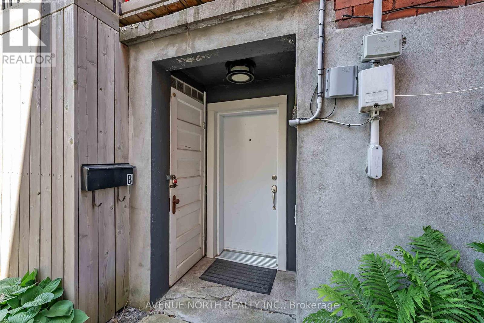 1091 GLADSTONE AVENUE - 34