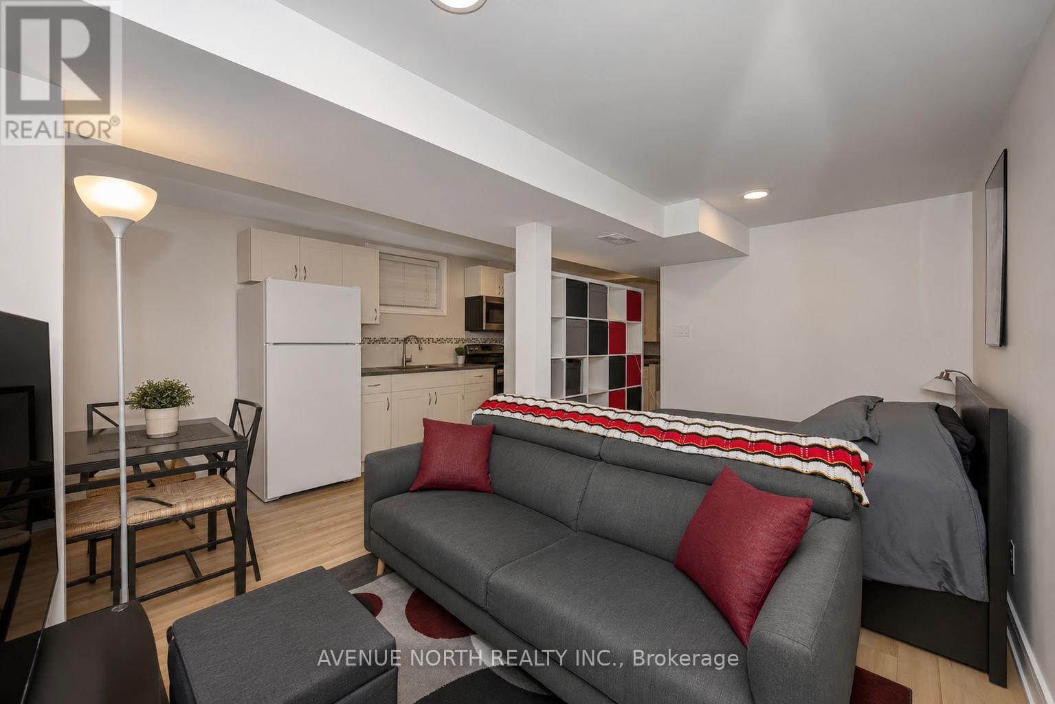 1091 GLADSTONE AVENUE - 36