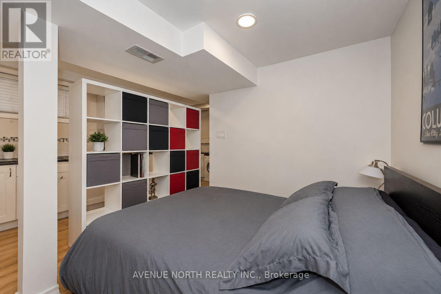 1091 GLADSTONE AVENUE - 39