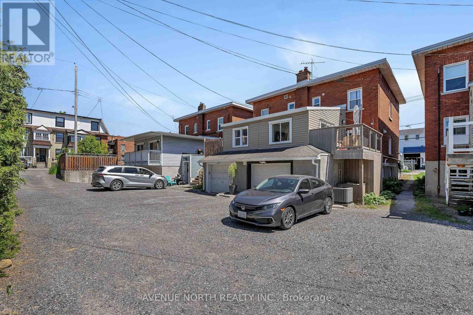 1091 GLADSTONE AVENUE - 43