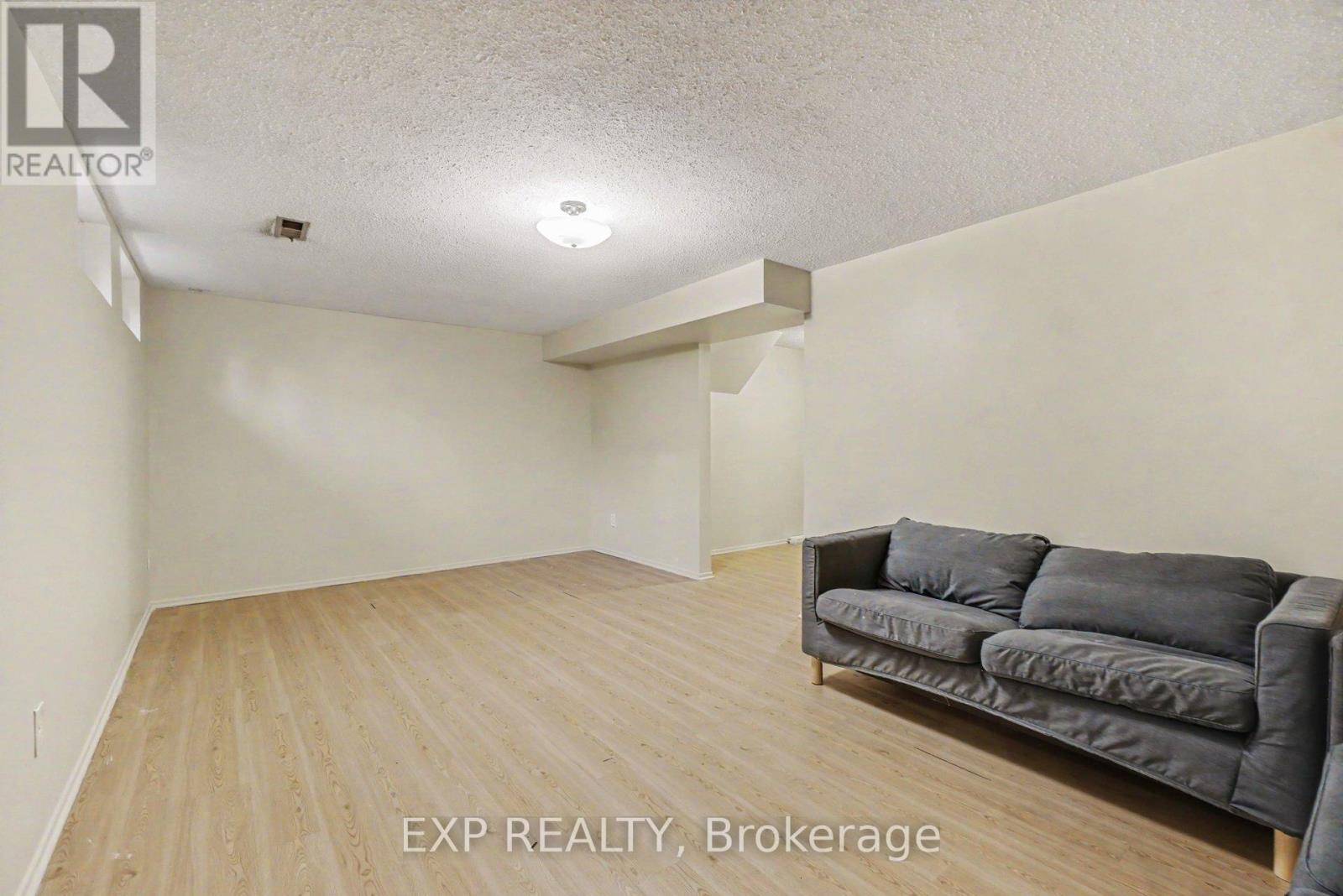 #6 1565 HERON ROAD - 20