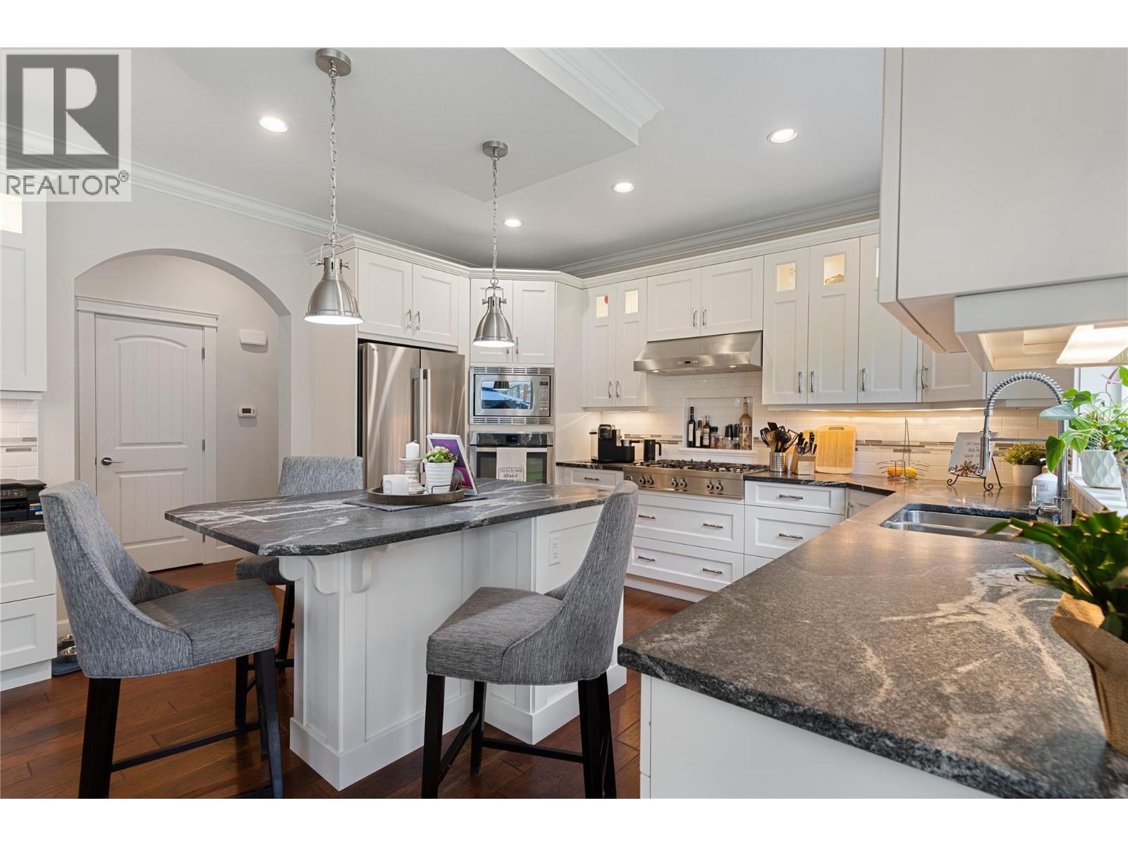 292 Upper Canyon Drive N - 14