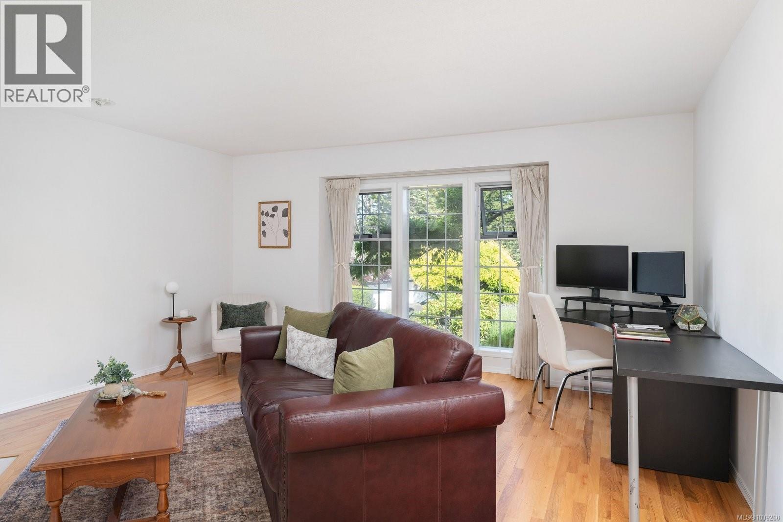  764 Richmond Avenue, Victoria