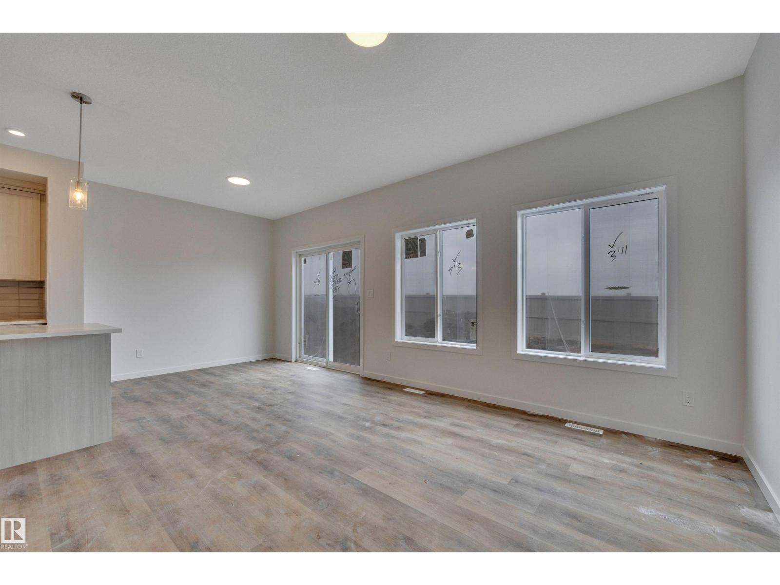18003 73 ST NW - 10