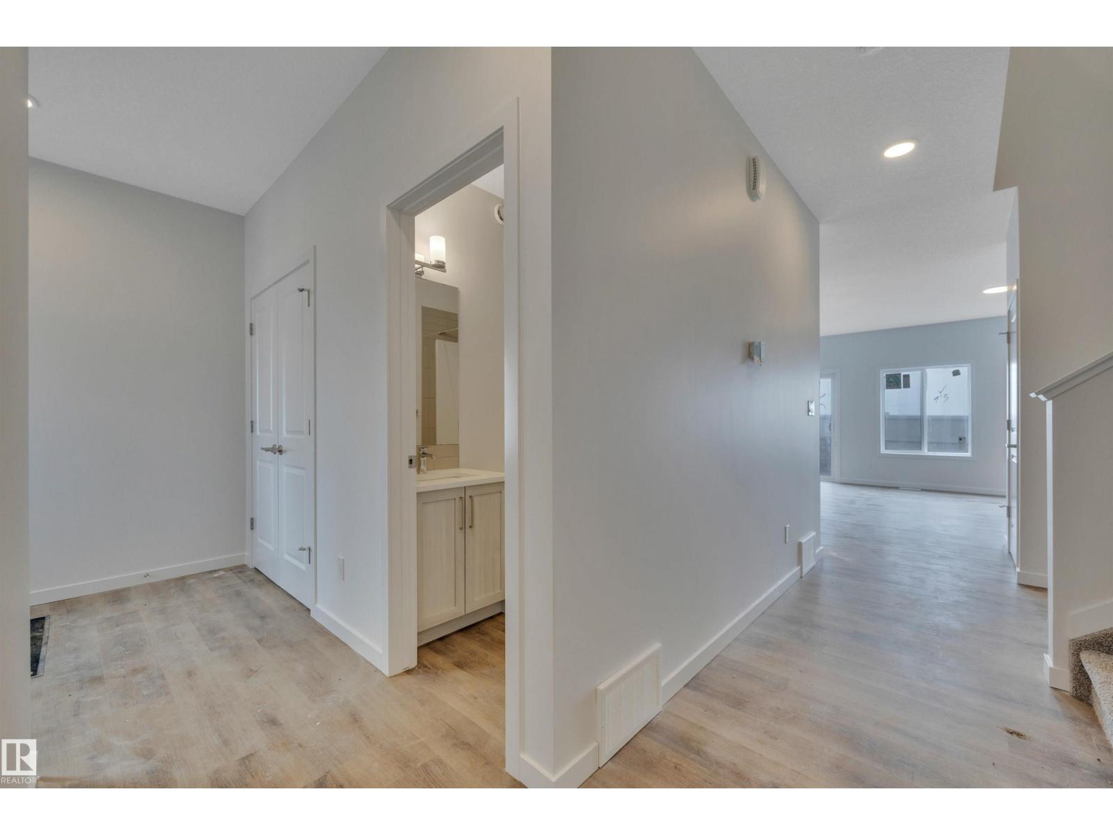18003 73 ST NW - 7