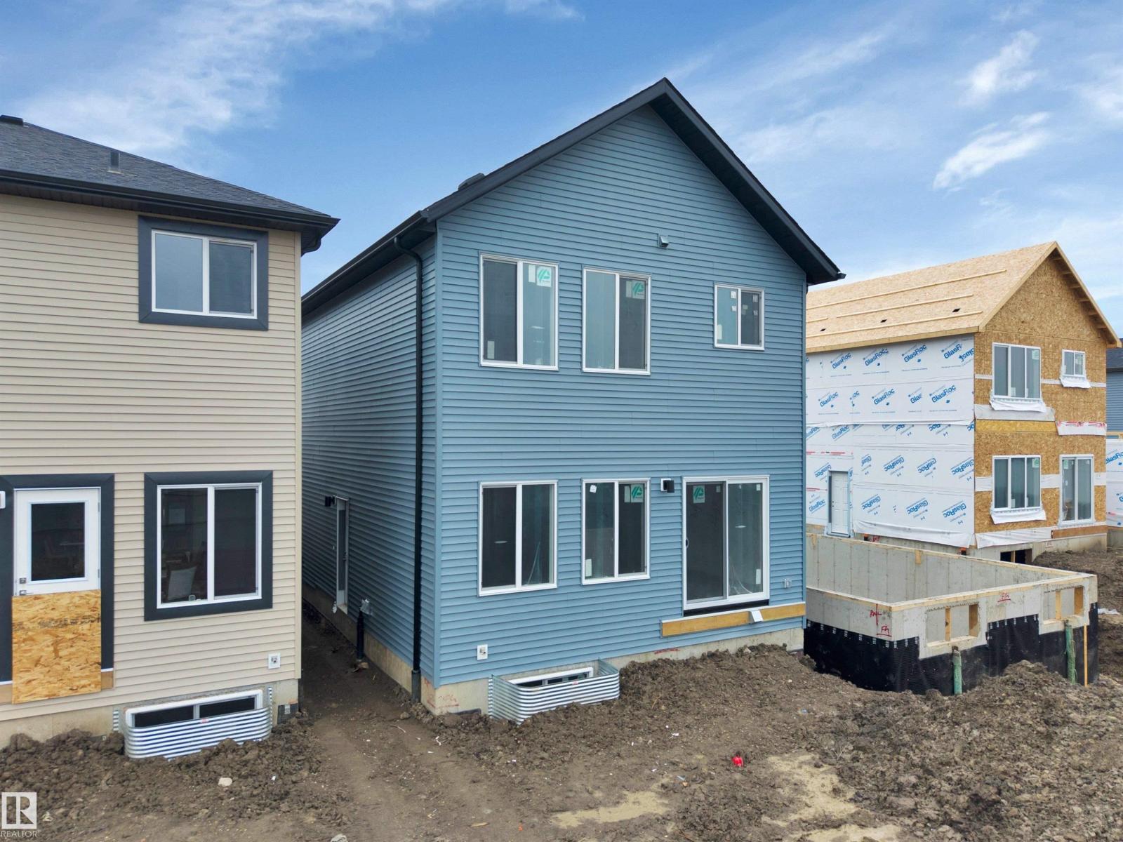 18003 73 ST NW - 52