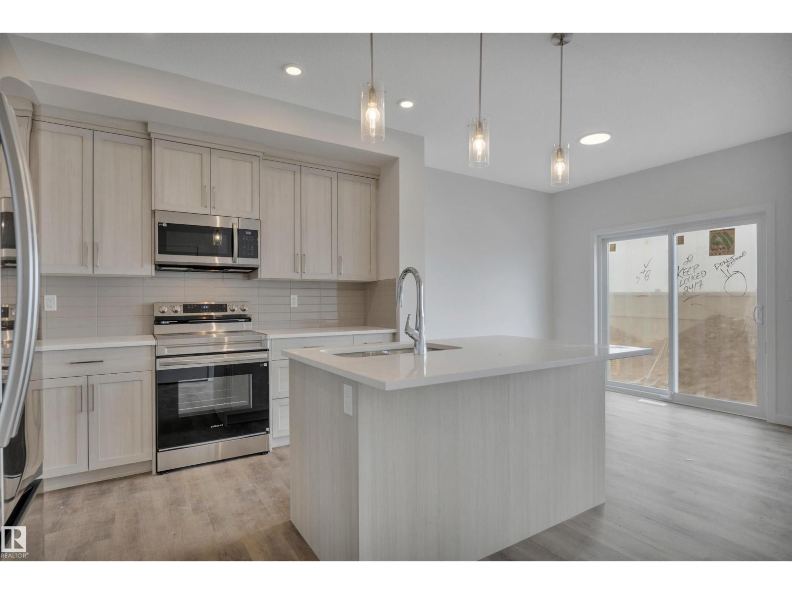 18003 73 ST NW - 15