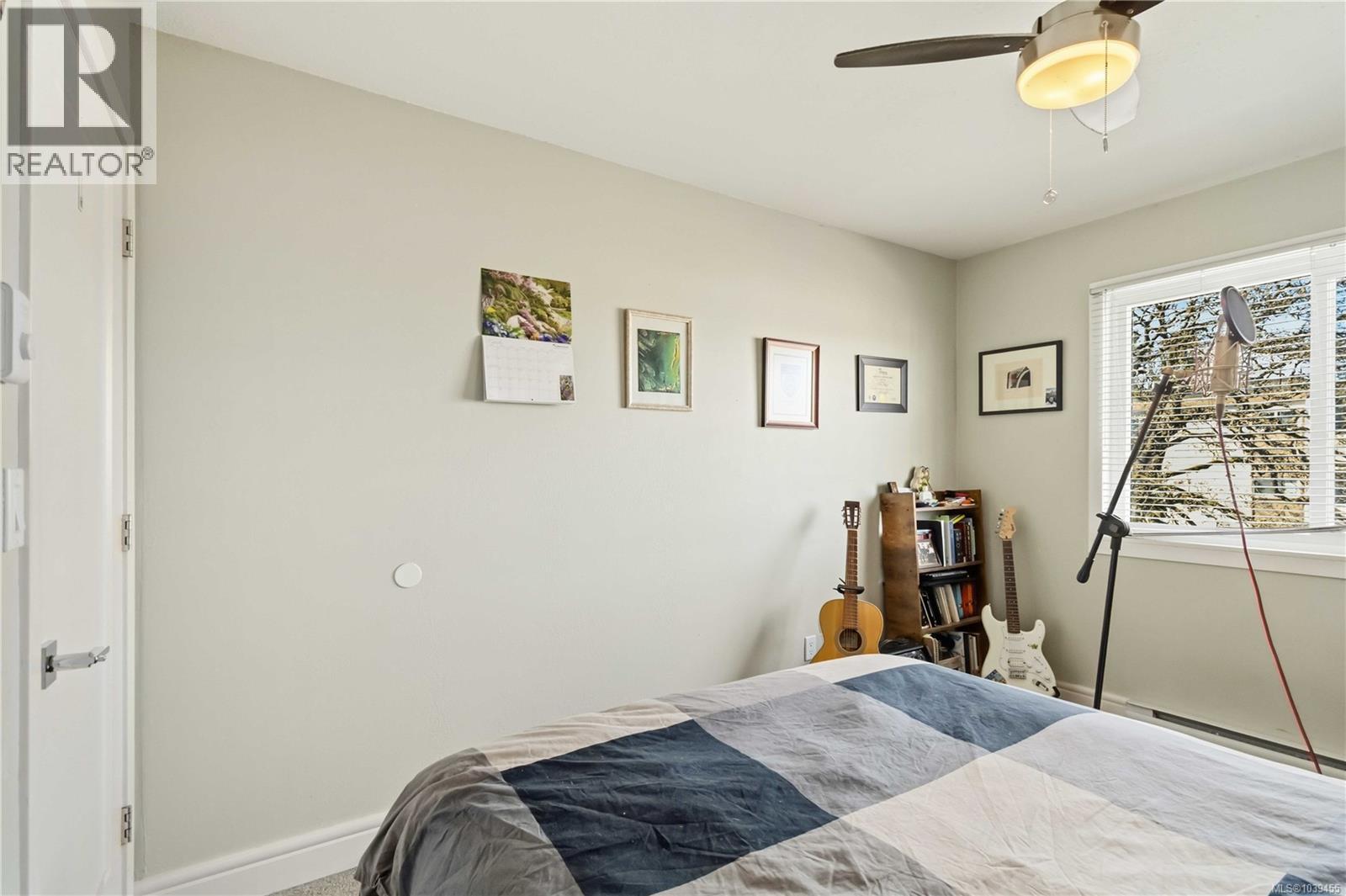 #302 904 Hillside Ave - 25