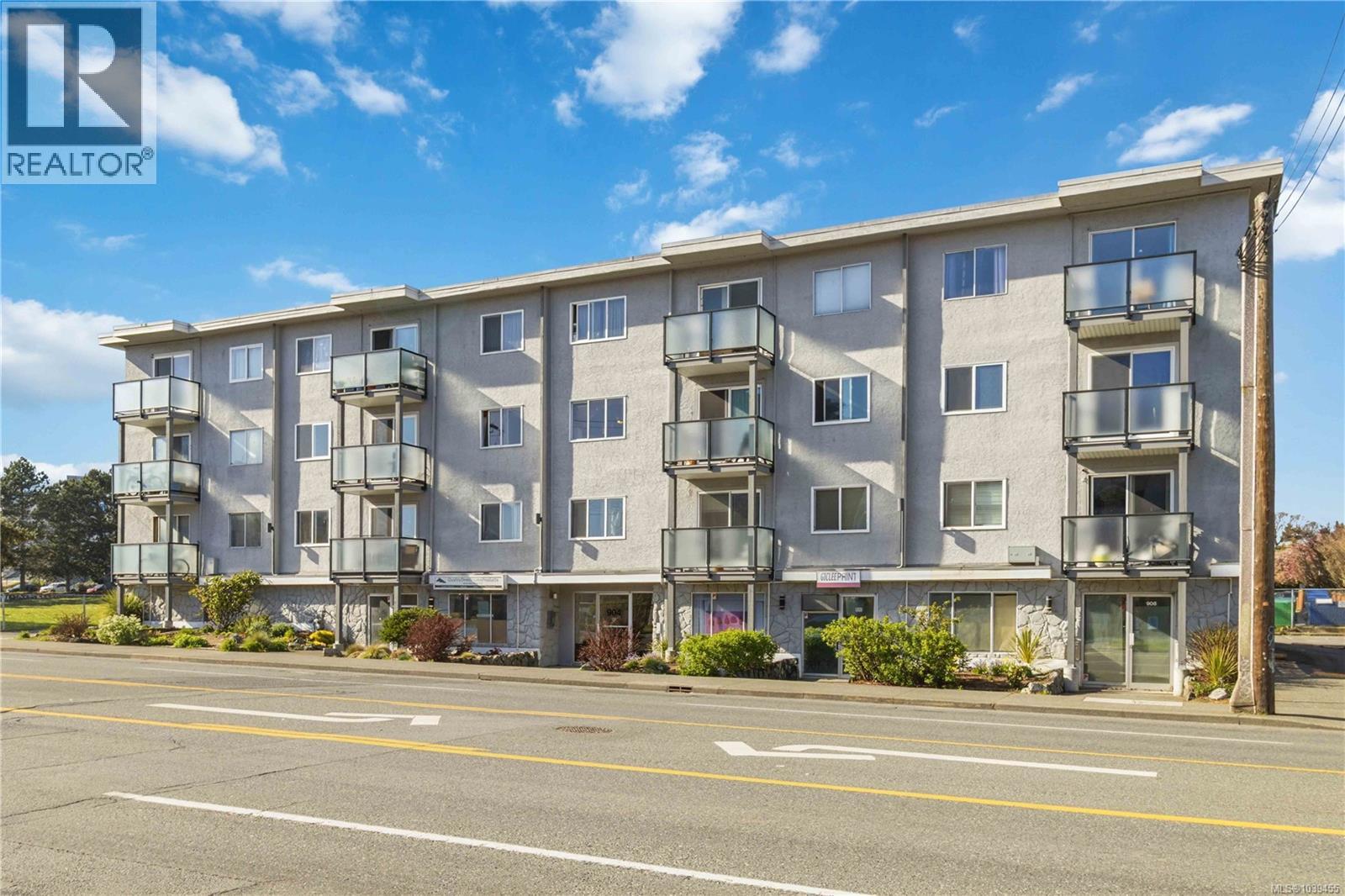 #302 904 Hillside Ave - 2